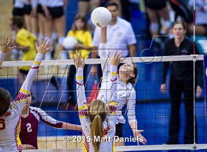 Thumbnail 2 in Chatfield vs. Coronado (CHSAA 5A Playoff) photogallery.