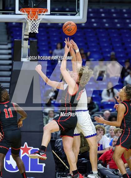 Thumbnail 2 in Lipan vs. Shelbyville (UIL 2A Basketball Final) photogallery.