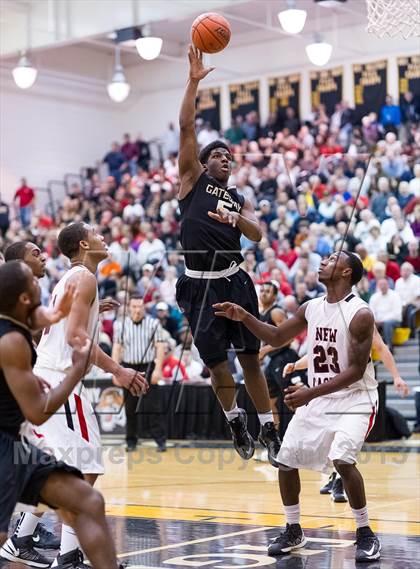 Thumbnail 2 in New Castle vs. Gateway (PIAA Class AAAA Playoff - Round 1) photogallery.