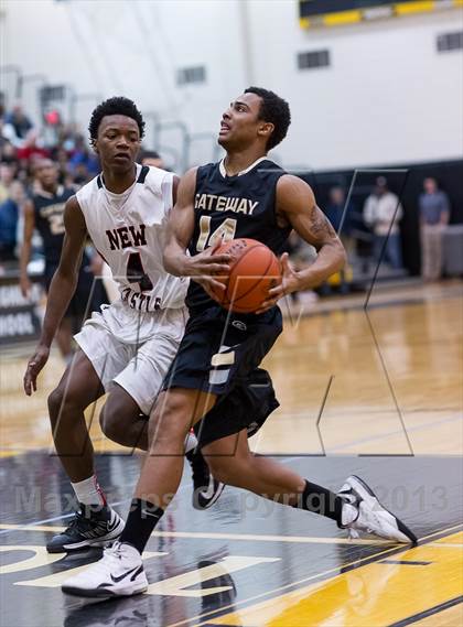 Thumbnail 1 in New Castle vs. Gateway (PIAA Class AAAA Playoff - Round 1) photogallery.