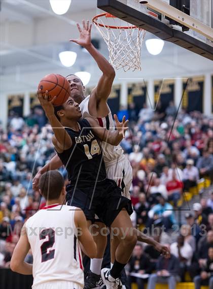 Thumbnail 2 in New Castle vs. Gateway (PIAA Class AAAA Playoff - Round 1) photogallery.