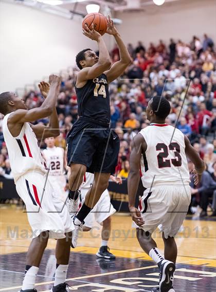 Thumbnail 3 in New Castle vs. Gateway (PIAA Class AAAA Playoff - Round 1) photogallery.