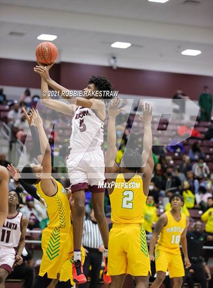Thumbnail 1 in Madison @ Atlanta (UIL 3A Regional Semi-finals) photogallery.