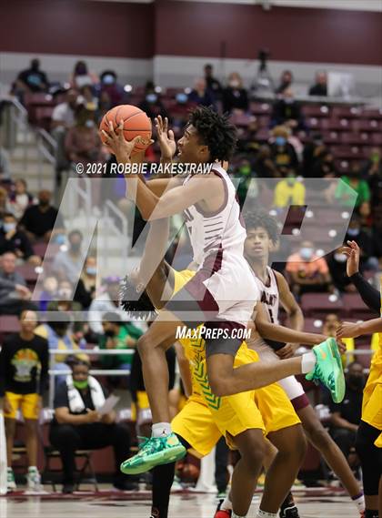 Thumbnail 1 in Madison @ Atlanta (UIL 3A Regional Semi-finals) photogallery.