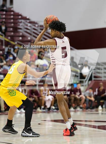 Thumbnail 2 in Madison @ Atlanta (UIL 3A Regional Semi-finals) photogallery.