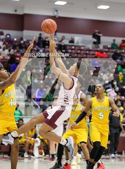 Thumbnail 1 in Madison @ Atlanta (UIL 3A Regional Semi-finals) photogallery.