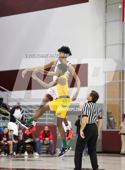 Thumbnail 1 in Madison @ Atlanta (UIL 3A Regional Semi-finals) photogallery.