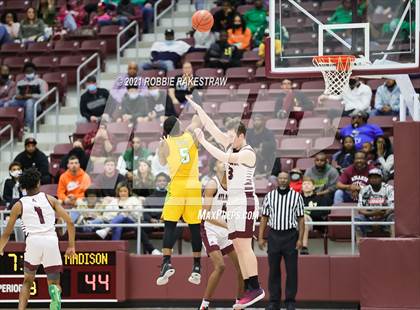 Thumbnail 2 in Madison @ Atlanta (UIL 3A Regional Semi-finals) photogallery.