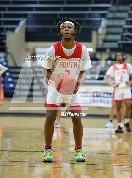 Thumbnail 2 in Coppell vs. South Grand Prairie (Whataburger Tournament) photogallery.