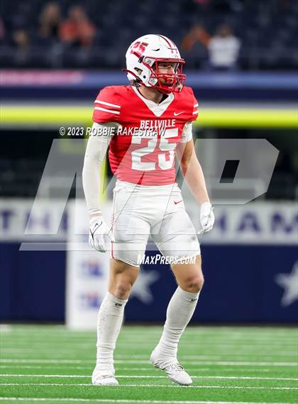 Thumbnail 3 in Gilmer vs. Bellville (UIL 4A D2 Football Final) photogallery.