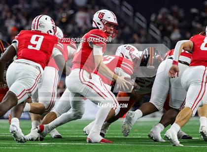 Thumbnail 1 in Gilmer vs. Bellville (UIL 4A D2 Football Final) photogallery.