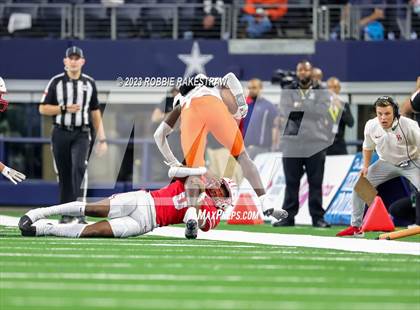 Thumbnail 1 in Gilmer vs. Bellville (UIL 4A D2 Football Final) photogallery.