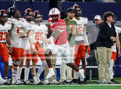 Thumbnail 3 in Gilmer vs. Bellville (UIL 4A D2 Football Final) photogallery.