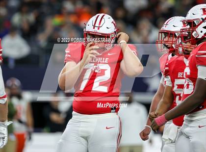 Thumbnail 2 in Gilmer vs. Bellville (UIL 4A D2 Football Final) photogallery.