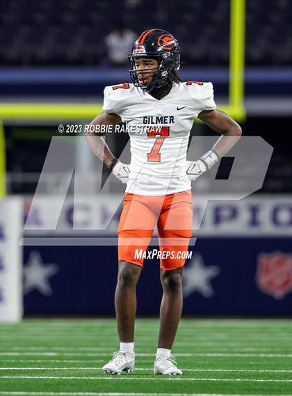 Thumbnail 3 in Gilmer vs. Bellville (UIL 4A D2 Football Final) photogallery.