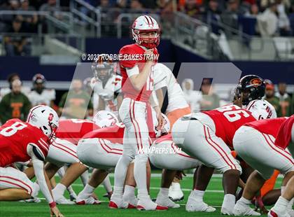 Thumbnail 3 in Gilmer vs. Bellville (UIL 4A D2 Football Final) photogallery.