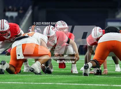 Thumbnail 3 in Gilmer vs. Bellville (UIL 4A D2 Football Final) photogallery.