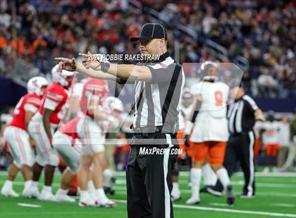 Thumbnail 1 in Gilmer vs. Bellville (UIL 4A D2 Football Final) photogallery.