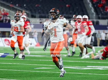 Thumbnail 3 in Gilmer vs. Bellville (UIL 4A D2 Football Final) photogallery.
