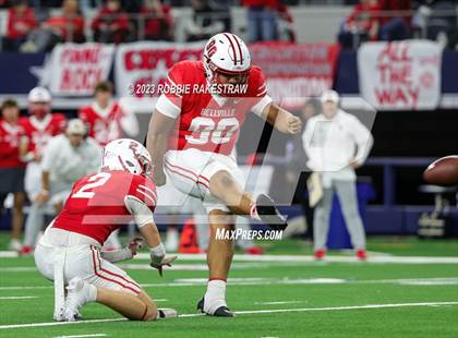 Thumbnail 2 in Gilmer vs. Bellville (UIL 4A D2 Football Final) photogallery.
