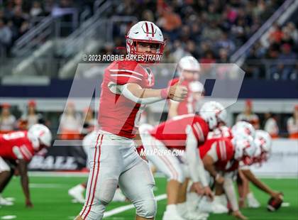 Thumbnail 3 in Gilmer vs. Bellville (UIL 4A D2 Football Final) photogallery.