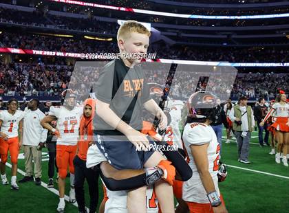 Thumbnail 2 in Gilmer vs. Bellville (UIL 4A D2 Football Final) photogallery.