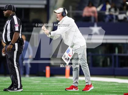 Thumbnail 3 in Gilmer vs. Bellville (UIL 4A D2 Football Final) photogallery.