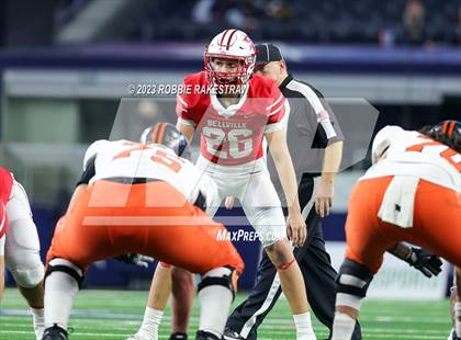 Thumbnail 2 in Gilmer vs. Bellville (UIL 4A D2 Football Final) photogallery.
