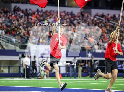 Thumbnail 3 in Gilmer vs. Bellville (UIL 4A D2 Football Final) photogallery.
