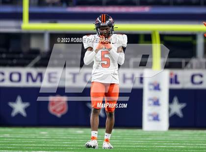 Thumbnail 3 in Gilmer vs. Bellville (UIL 4A D2 Football Final) photogallery.