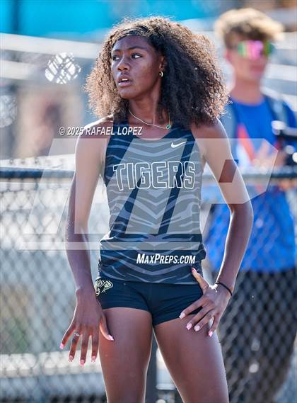 Thumbnail 1 in UIL 6A Track & Field Area 13&14 (400M) photogallery.