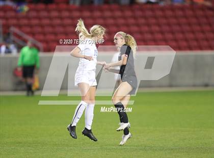 Thumbnail 3 in Pleasant Grove vs. Davis (UHSAA 6A Semifinal) photogallery.