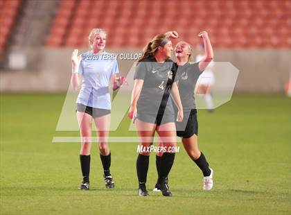 Thumbnail 3 in Pleasant Grove vs. Davis (UHSAA 6A Semifinal) photogallery.