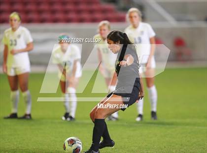 Thumbnail 2 in Pleasant Grove vs. Davis (UHSAA 6A Semifinal) photogallery.