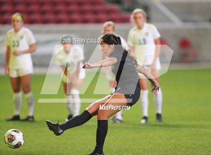 Thumbnail 3 in Pleasant Grove vs. Davis (UHSAA 6A Semifinal) photogallery.