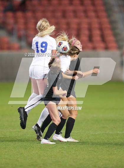 Thumbnail 2 in Pleasant Grove vs. Davis (UHSAA 6A Semifinal) photogallery.