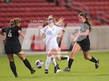 Thumbnail 2 in Pleasant Grove vs. Davis (UHSAA 6A Semifinal) photogallery.