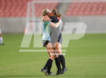 Thumbnail 2 in Pleasant Grove vs. Davis (UHSAA 6A Semifinal) photogallery.