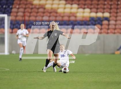 Thumbnail 2 in Pleasant Grove vs. Davis (UHSAA 6A Semifinal) photogallery.