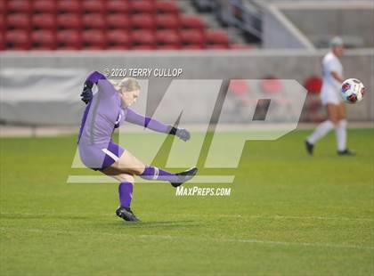 Thumbnail 3 in Pleasant Grove vs. Davis (UHSAA 6A Semifinal) photogallery.