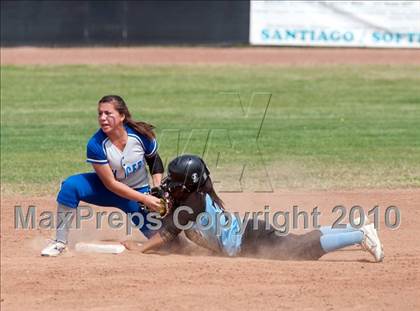 Thumbnail 2 in Bishop Amat vs. Carson (Spring Fling Classic) photogallery.
