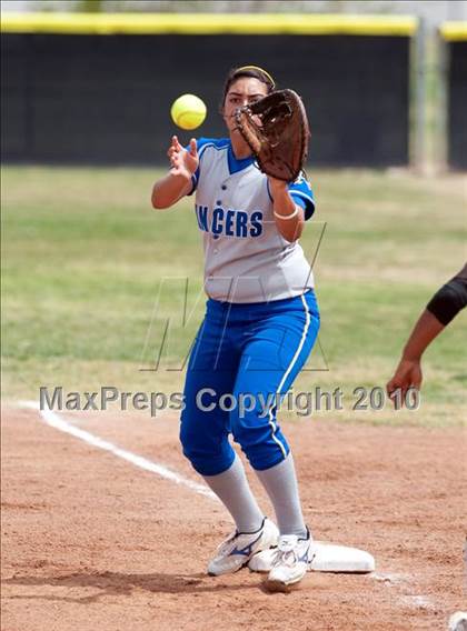 Thumbnail 2 in Bishop Amat vs. Carson (Spring Fling Classic) photogallery.