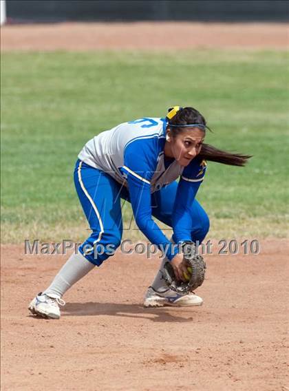 Thumbnail 1 in Bishop Amat vs. Carson (Spring Fling Classic) photogallery.