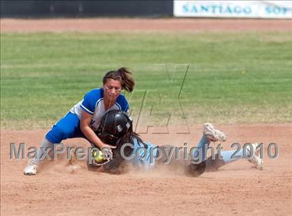 Thumbnail 2 in Bishop Amat vs. Carson (Spring Fling Classic) photogallery.
