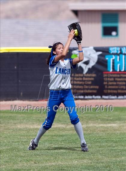 Thumbnail 2 in Bishop Amat vs. Carson (Spring Fling Classic) photogallery.