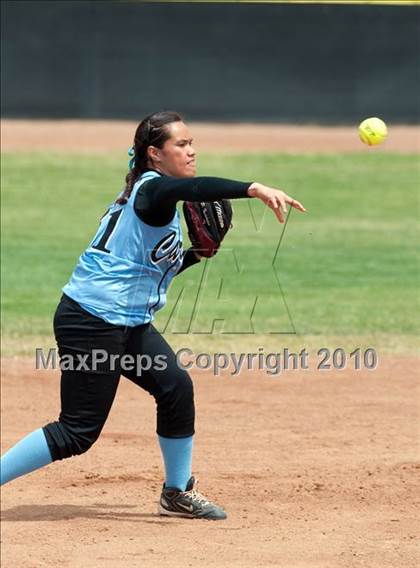 Thumbnail 3 in Bishop Amat vs. Carson (Spring Fling Classic) photogallery.