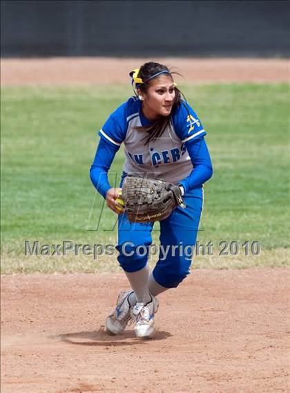 Thumbnail 3 in Bishop Amat vs. Carson (Spring Fling Classic) photogallery.