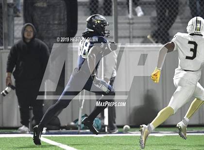 Thumbnail 1 in Calabasas @ St. John Bosco (CIF-SS D1 Playoff) photogallery.