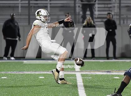 Thumbnail 3 in Calabasas @ St. John Bosco (CIF-SS D1 Playoff) photogallery.