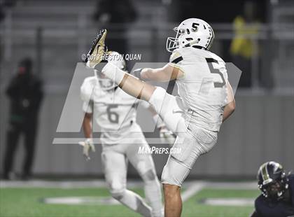 Thumbnail 2 in Calabasas @ St. John Bosco (CIF-SS D1 Playoff) photogallery.